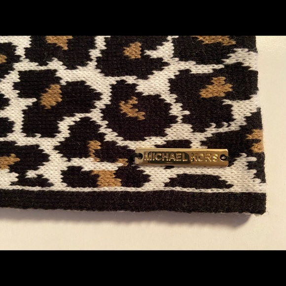 Michaels Kors Headband - Picture 2 of 3